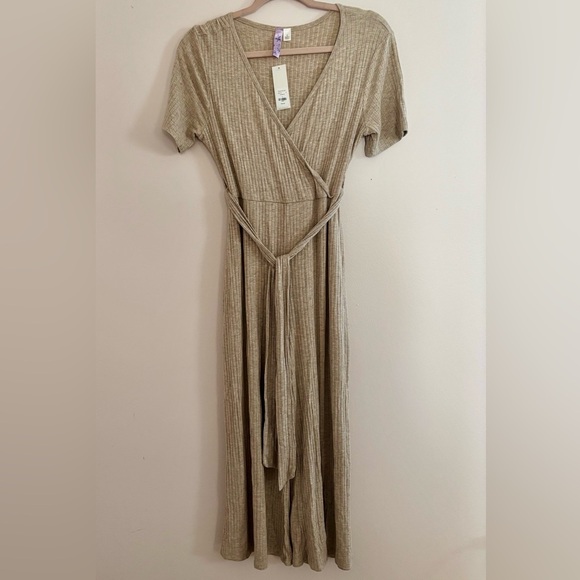 Francesca's Collections Pants - NWT Francesca’s Heather Oat Ribbed Wrap Jumpsuit Size L